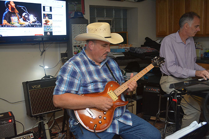 Duke Kostner, guitar and vocals, and Poochie Wolcott, keyboard, Chicago, 2018